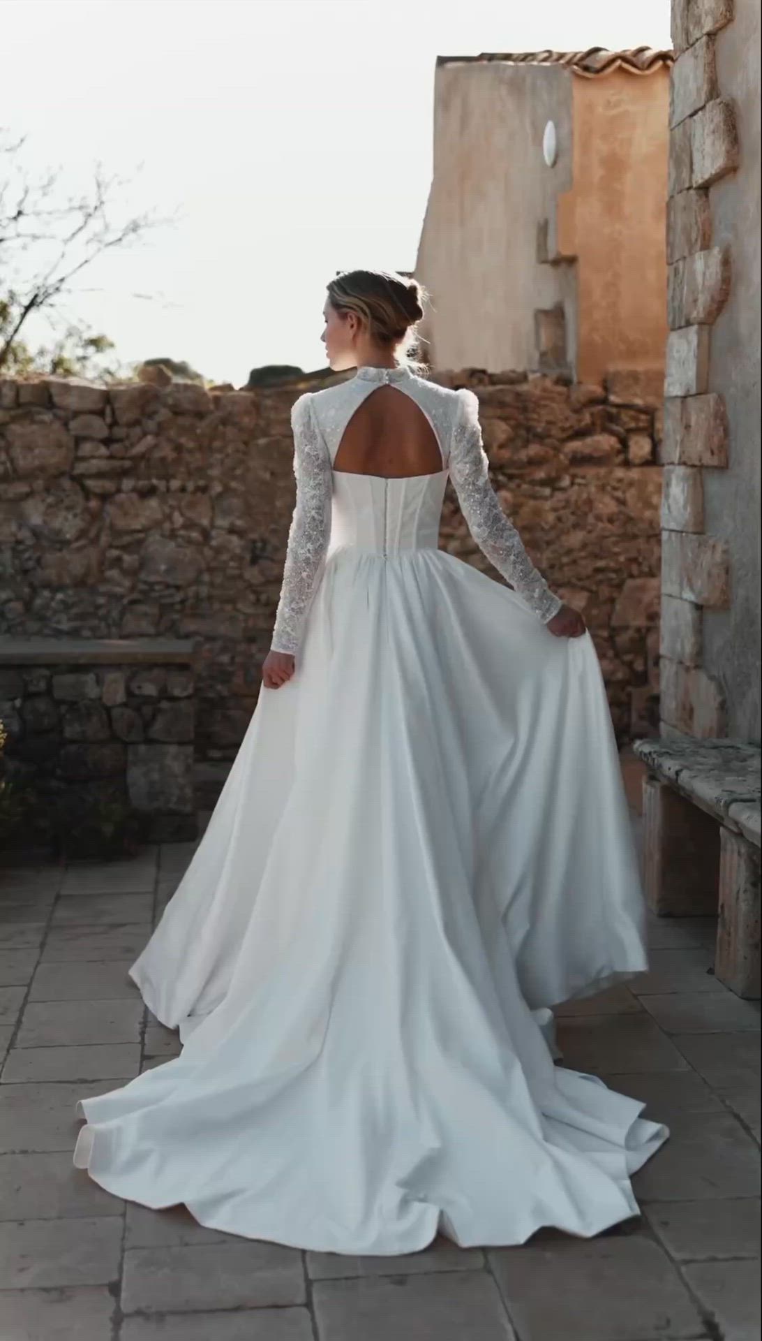 Daria Karlozi, Wolffa