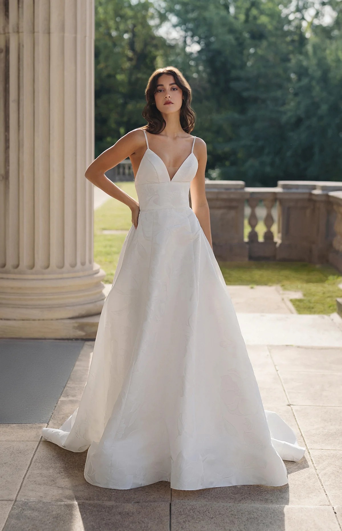 Anne Barge, Abington Sample Wedding Dress Save 88% - Stillwhite