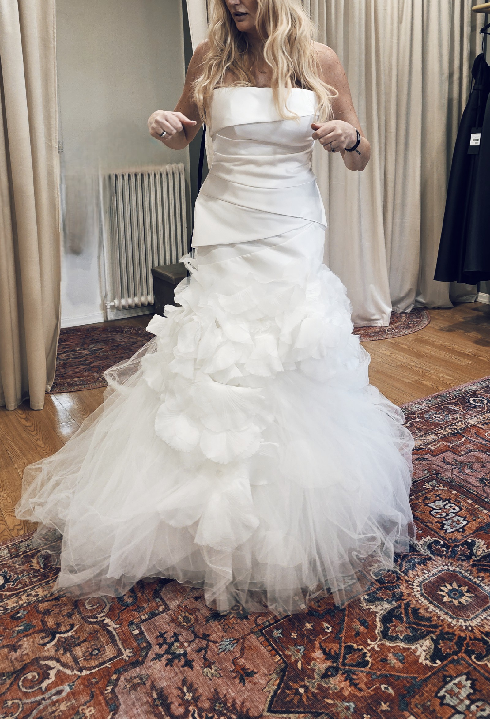 Vera Wang New Wedding Dress Save 10% - Stillwhite