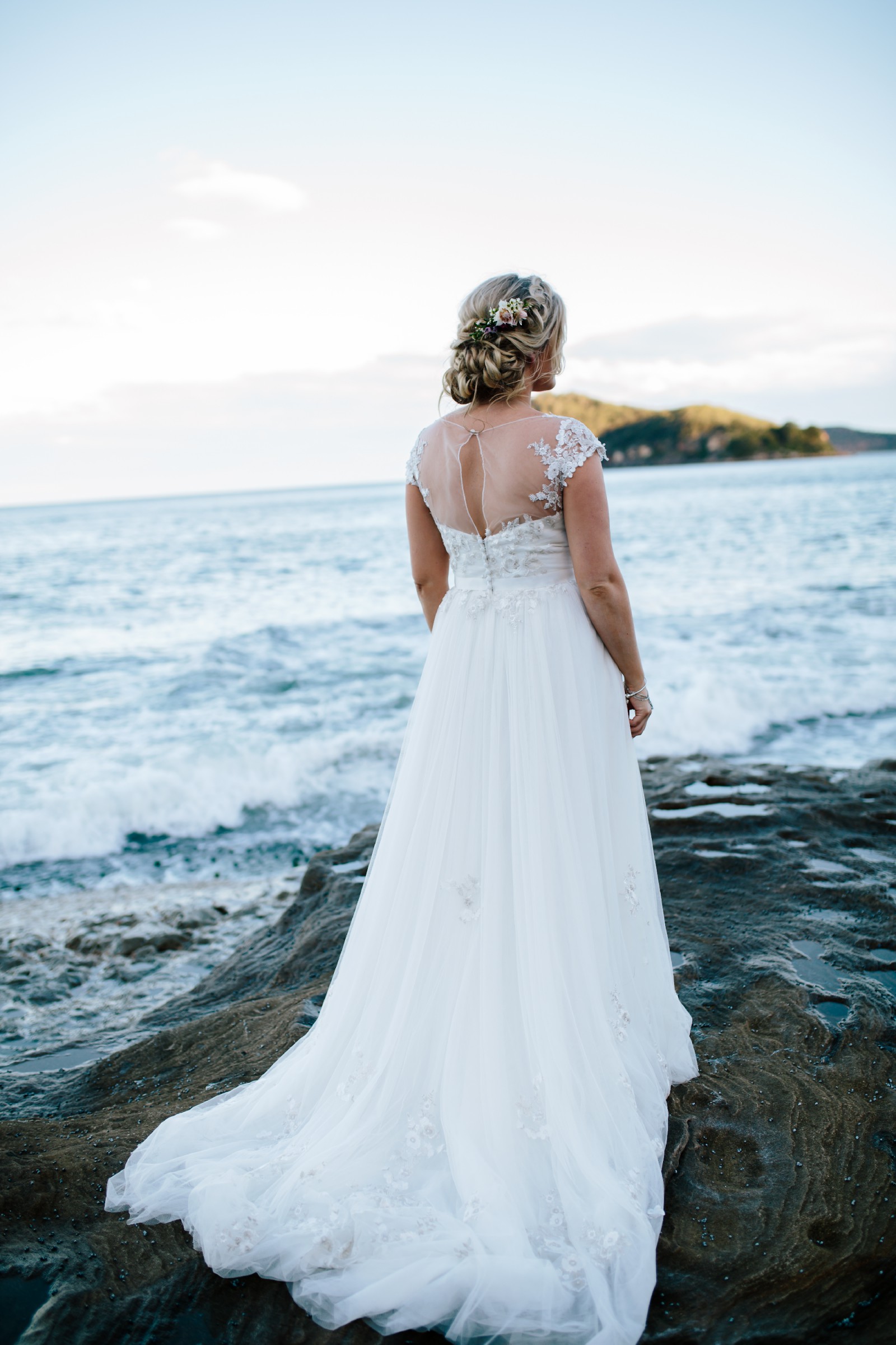 Alfred Angelo, Modern Vintage Style 8545 Preowned Wedding Dress Save 17% -  Stillwhite, image size:1600x2400