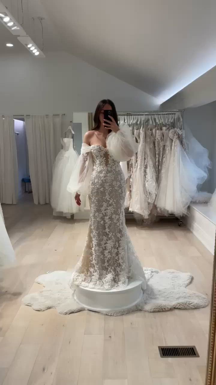 Eva Lendel, Colleen Dress