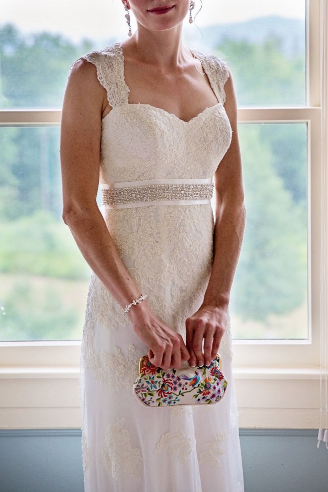 David's Bridal, Cap Sleeve Lace Wedding Dress with Keyhole Back Used Wedding  Dress Save 74% - Stillwhite