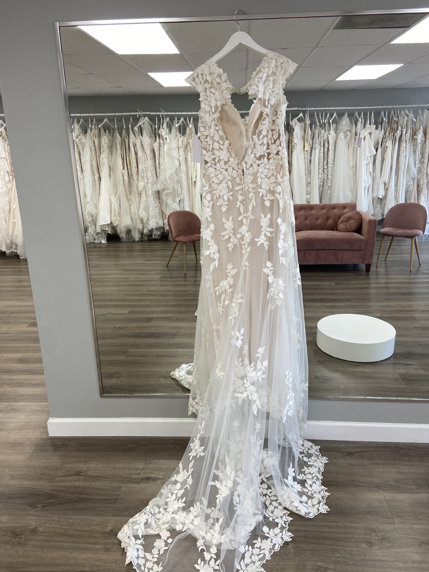 Allure Bridals 9816 Sample Wedding Dress - Stillwhite