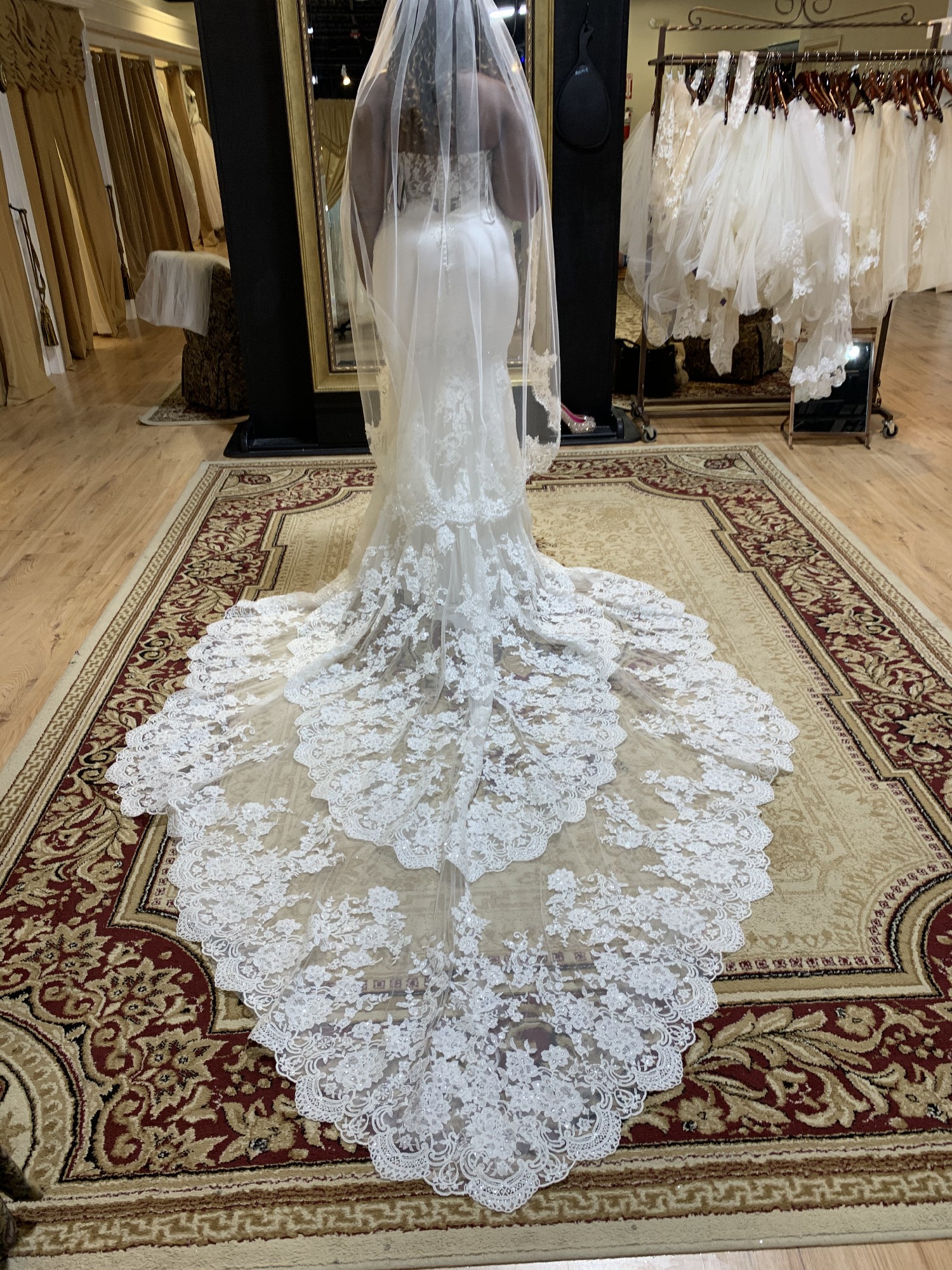 Enzoani Nami New Wedding Dress Save 50% - Stillwhite