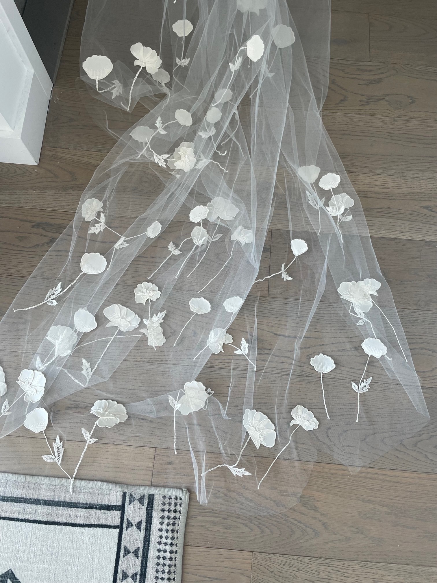 Authentic Oscar de la Renta Bridal Veil Amal Clooney main image 3