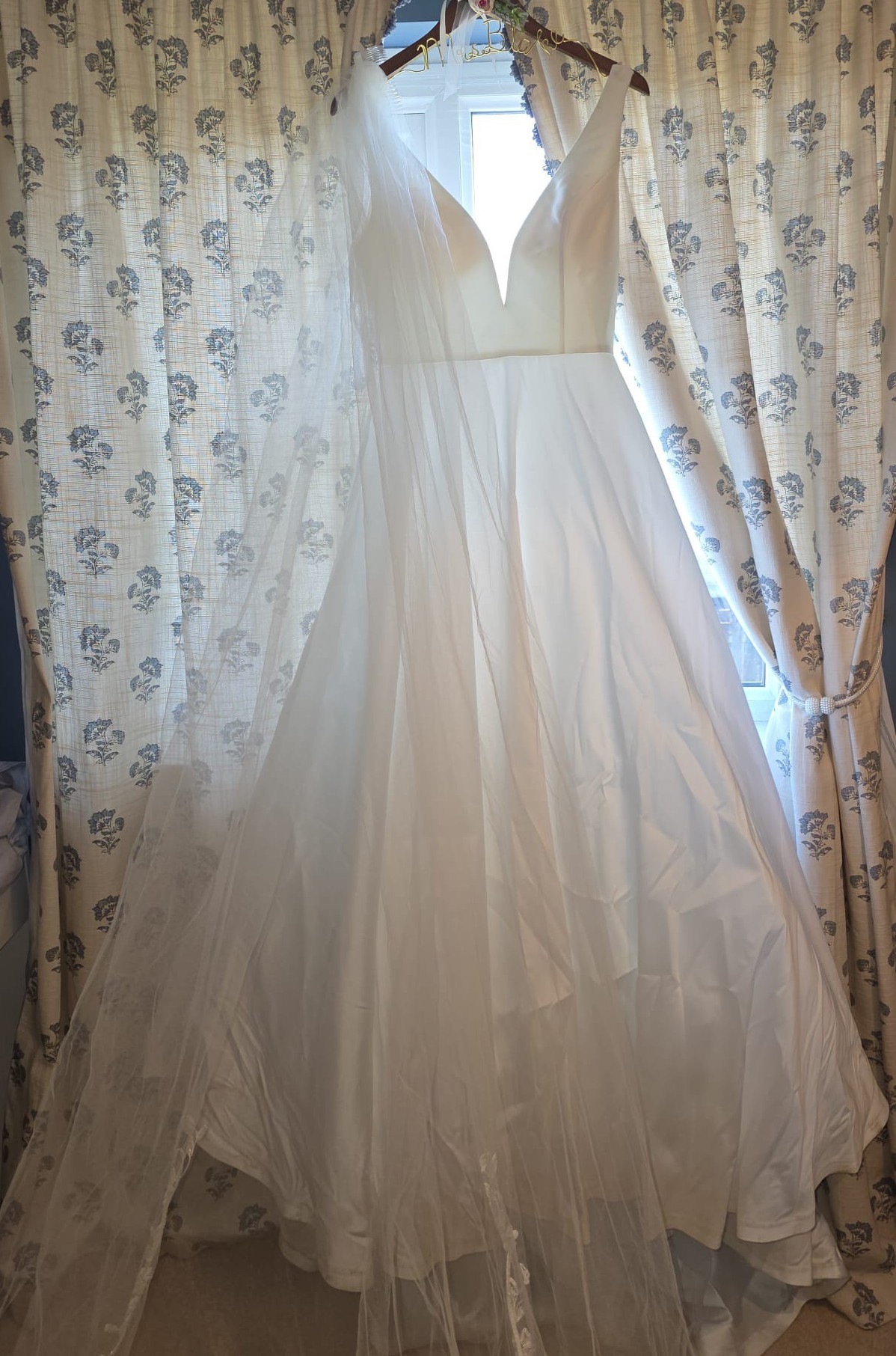 Allure Bridals, 9813
