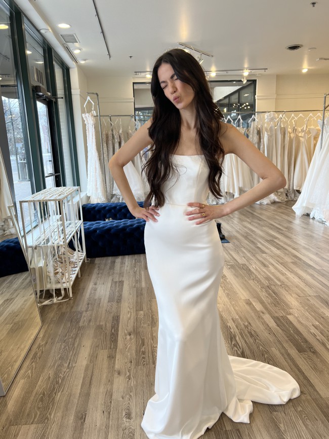 Sassi Holford Naomi New Wedding Dress Save 36% - Stillwhite