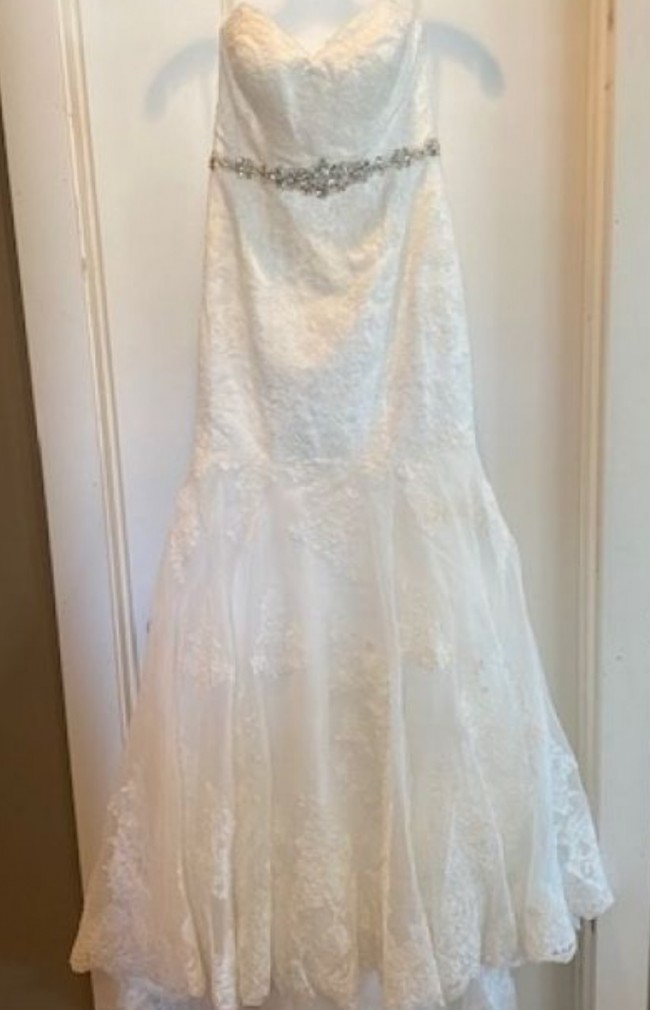 David's Bridal Sweetheart Trumpet Wedding Dress With Beaded Sash
