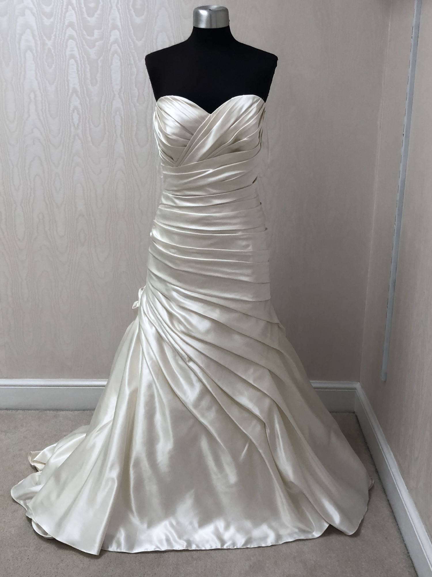 Allure Bridals W284 Sample Wedding Dress Save 36 Stillwhite