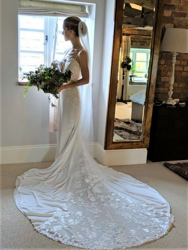 Pronovias epico used Clearance