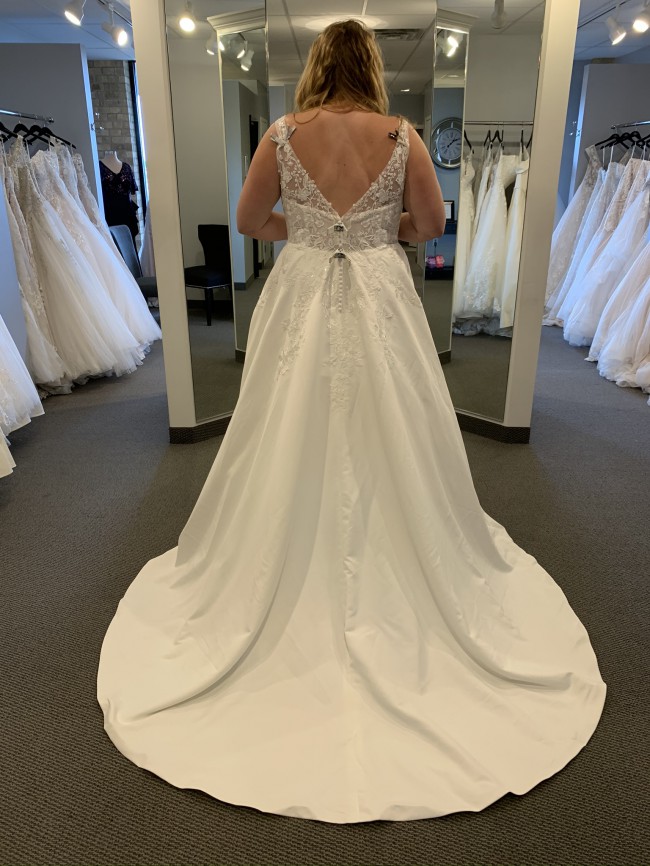 Stella York 7198 New Wedding Dress Save 38% - Stillwhite