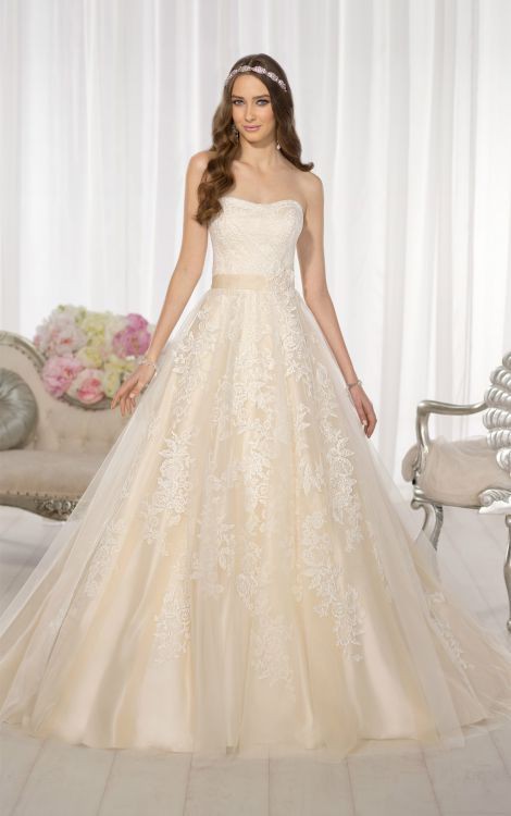 Essense of Australia D1622 Sample Wedding Dress Save 47% - Stillwhite