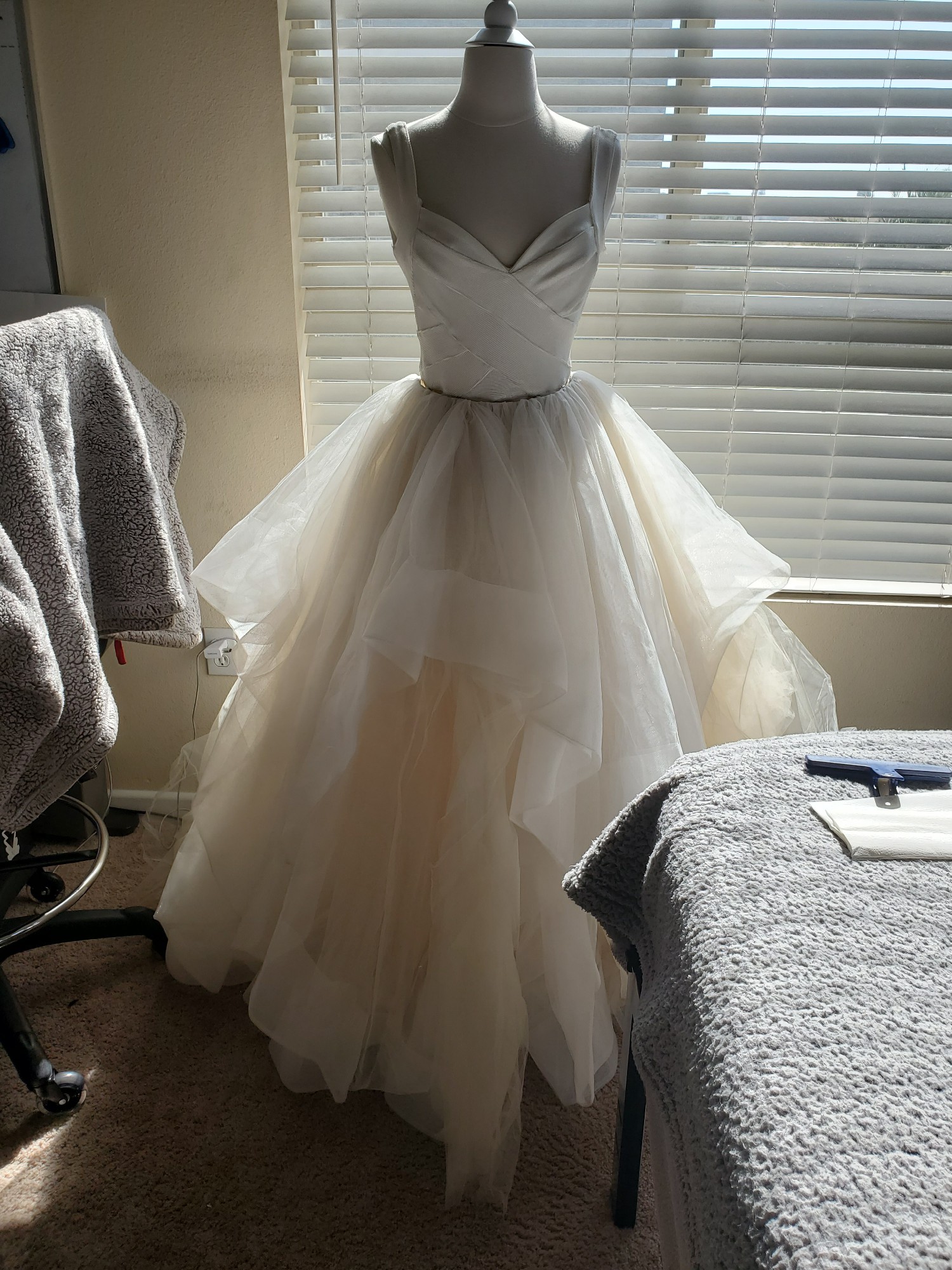 Hayley Paige McCartney Sample Wedding Dress Save 77% - Stillwhite