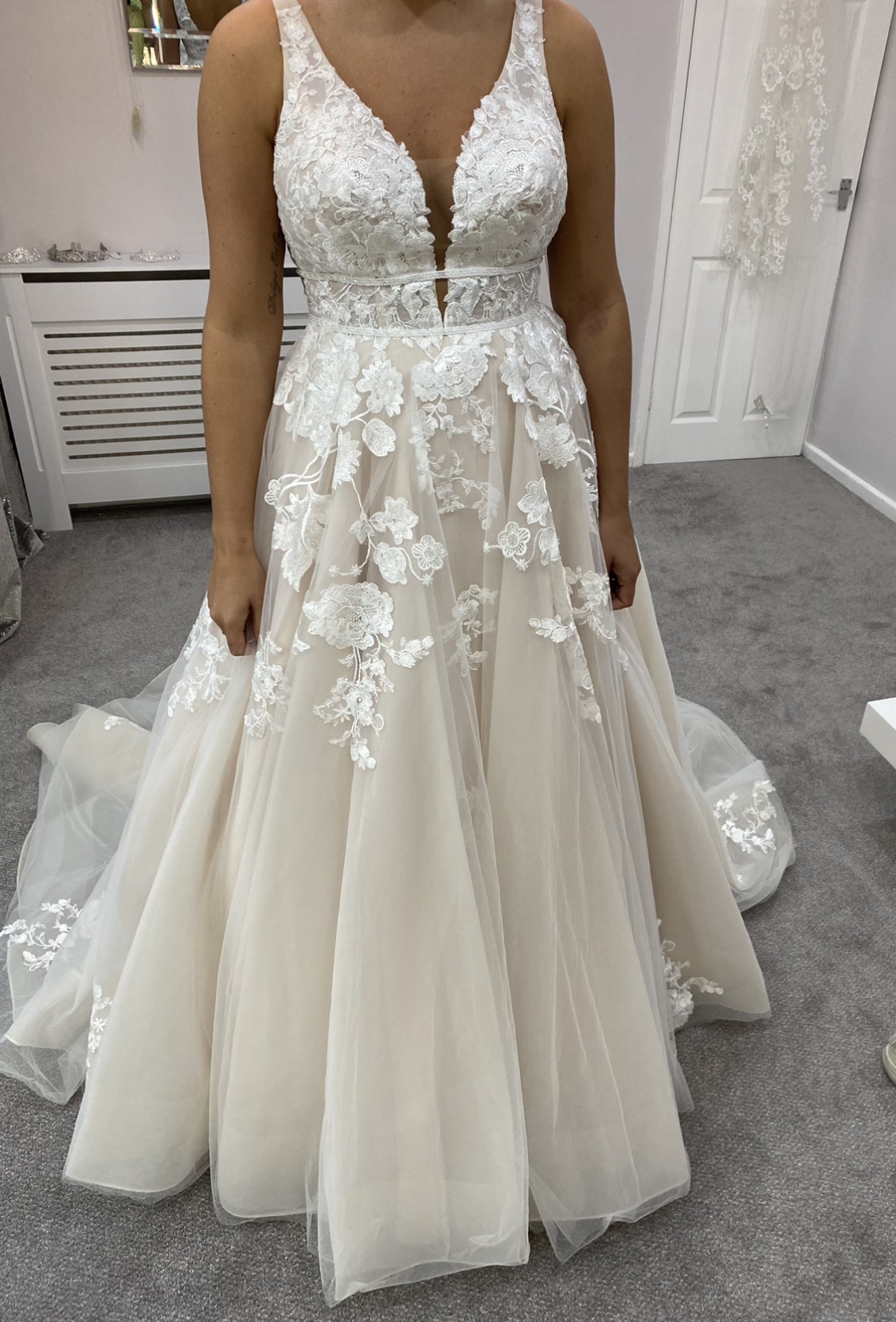 Essense of Australia D2748 Preloved Wedding Dress Save 55% - Stillwhite