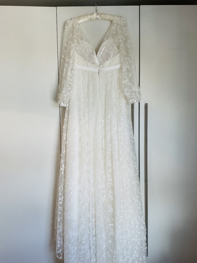 Sassi Holford Iris New Wedding Dress Save 57% - Stillwhite