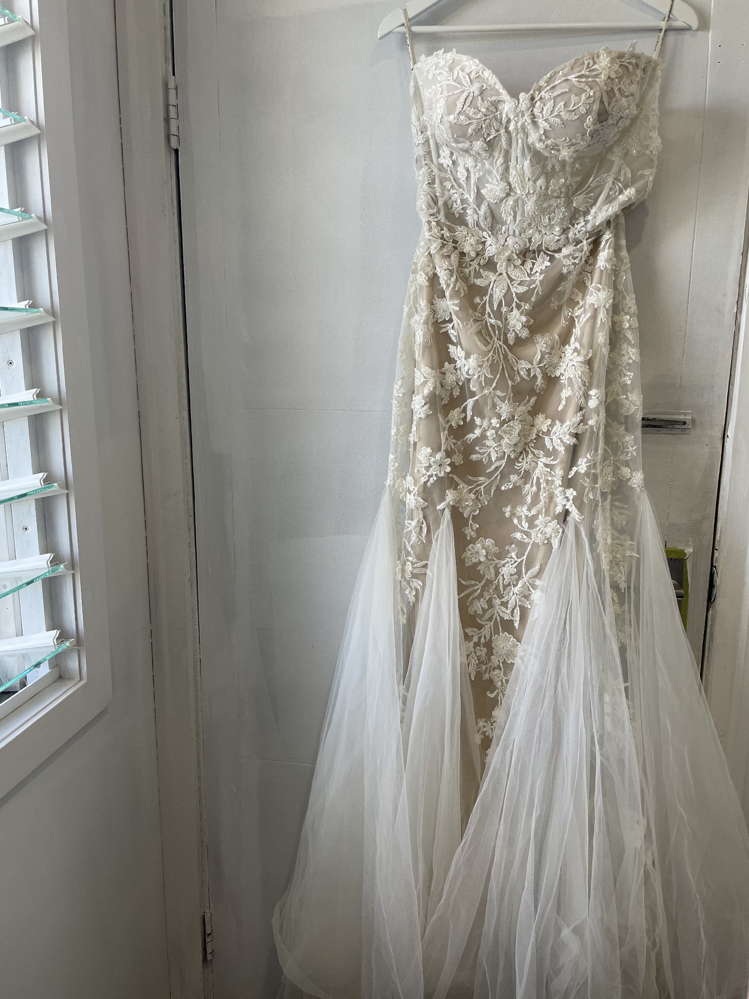 Kellylin Couture, Rebel GOWN (Nude Lining) Sample Wedding Dress Save 90% -  Stillwhite