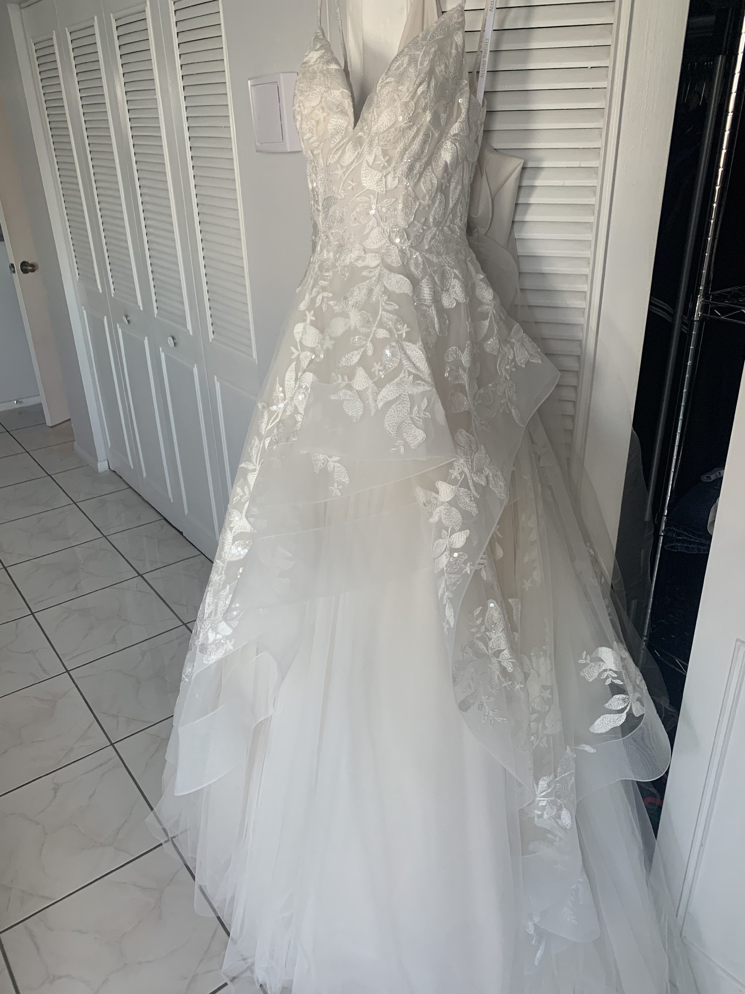 Allure Bridals Style Number 9721 New Wedding Dress Save 73 Stillwhite 9129