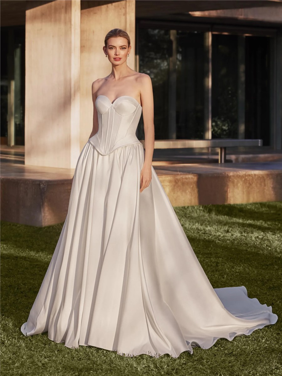 Pronovias on Stillwhite Pronovias on Stillwhite