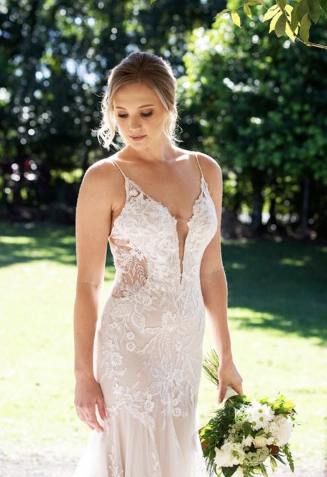 essense-of-australia-d2770-used-wedding-dress-stillwhite