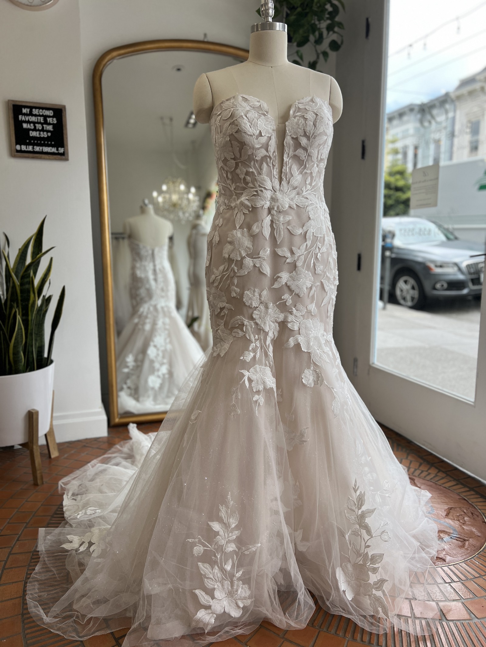 blue sky wedding dress Rebecca Ingram, Hattie Sample Wedding Dress Save 46%