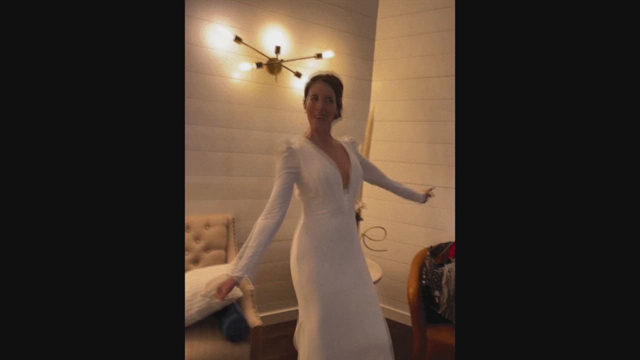 Pronovias, Adrienne
