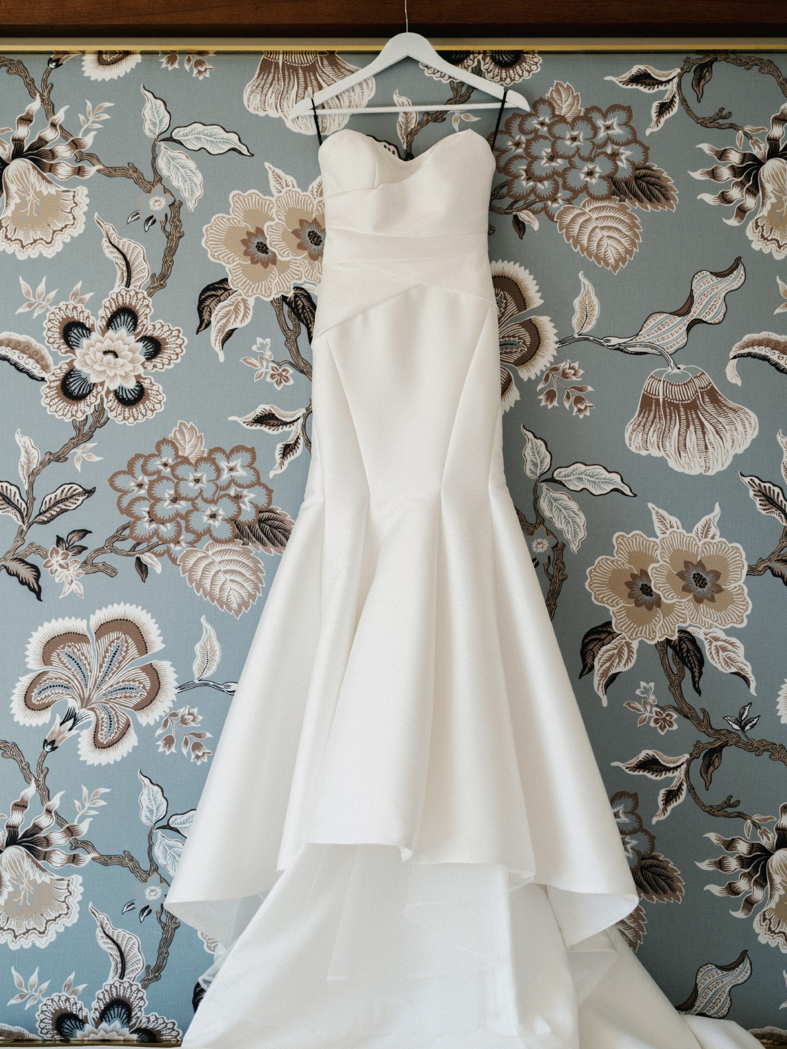 Vera Wang, Lucille Wedding Dress Save 33% - Stillwhite