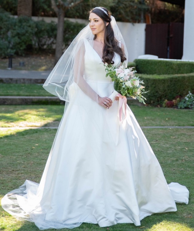 Monique Lhuillier Bow Back Satin Ballgown Used Wedding Dress Save 49