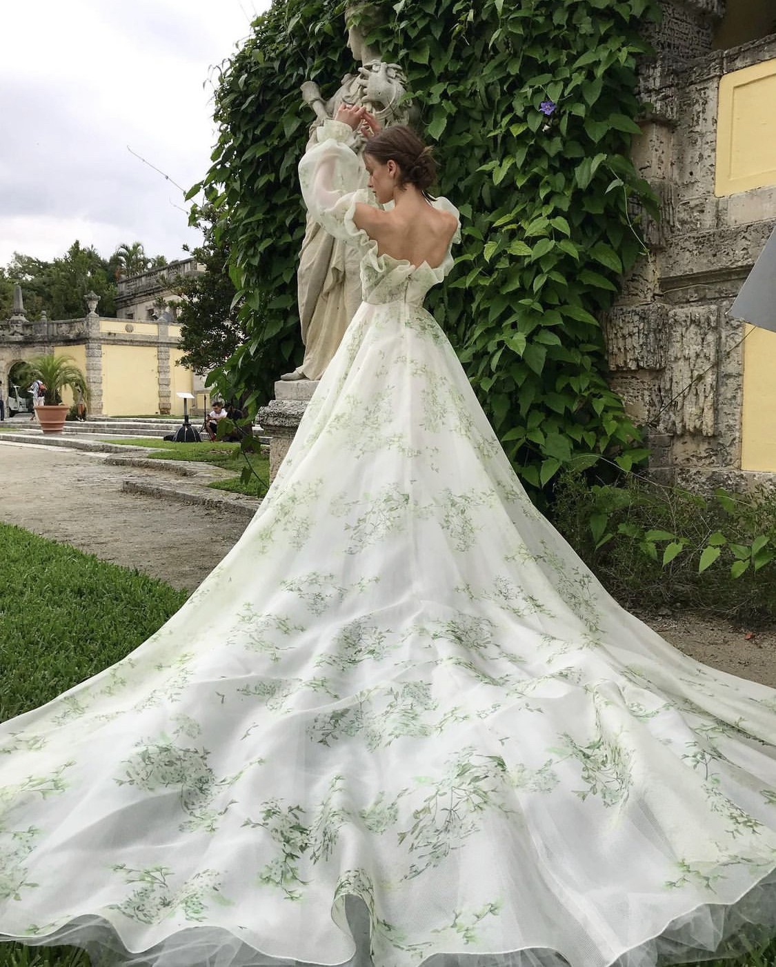 Monique Lhuillier Bloom Wedding Dress Save 33% - Stillwhite