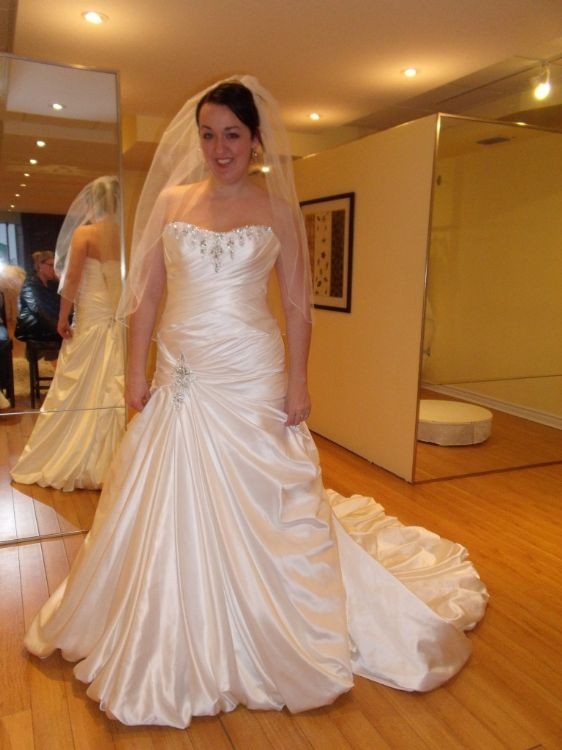 Maggie Sottero A3402 Used Wedding Dress on Sale 55 Off