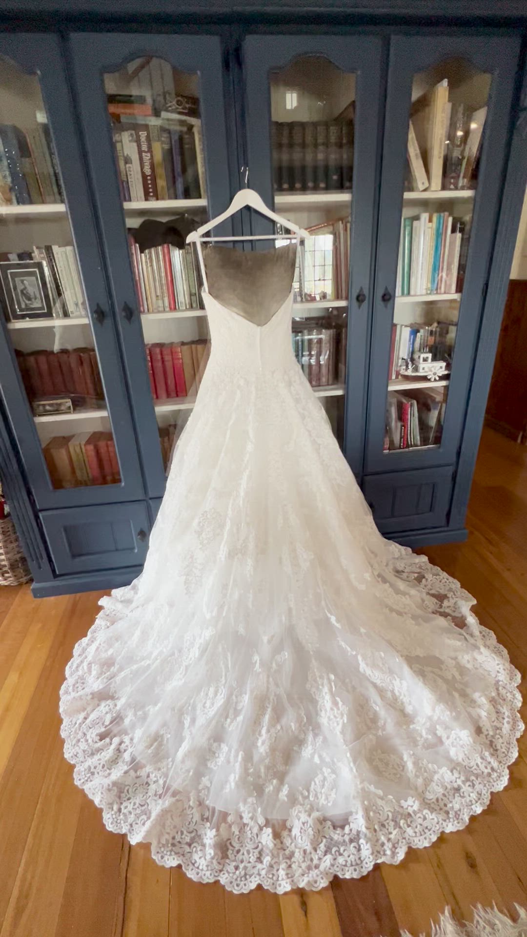 Allure Bridals, 9268