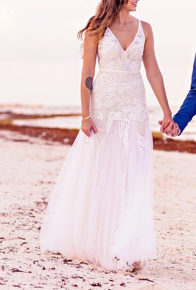 still white liz martinez