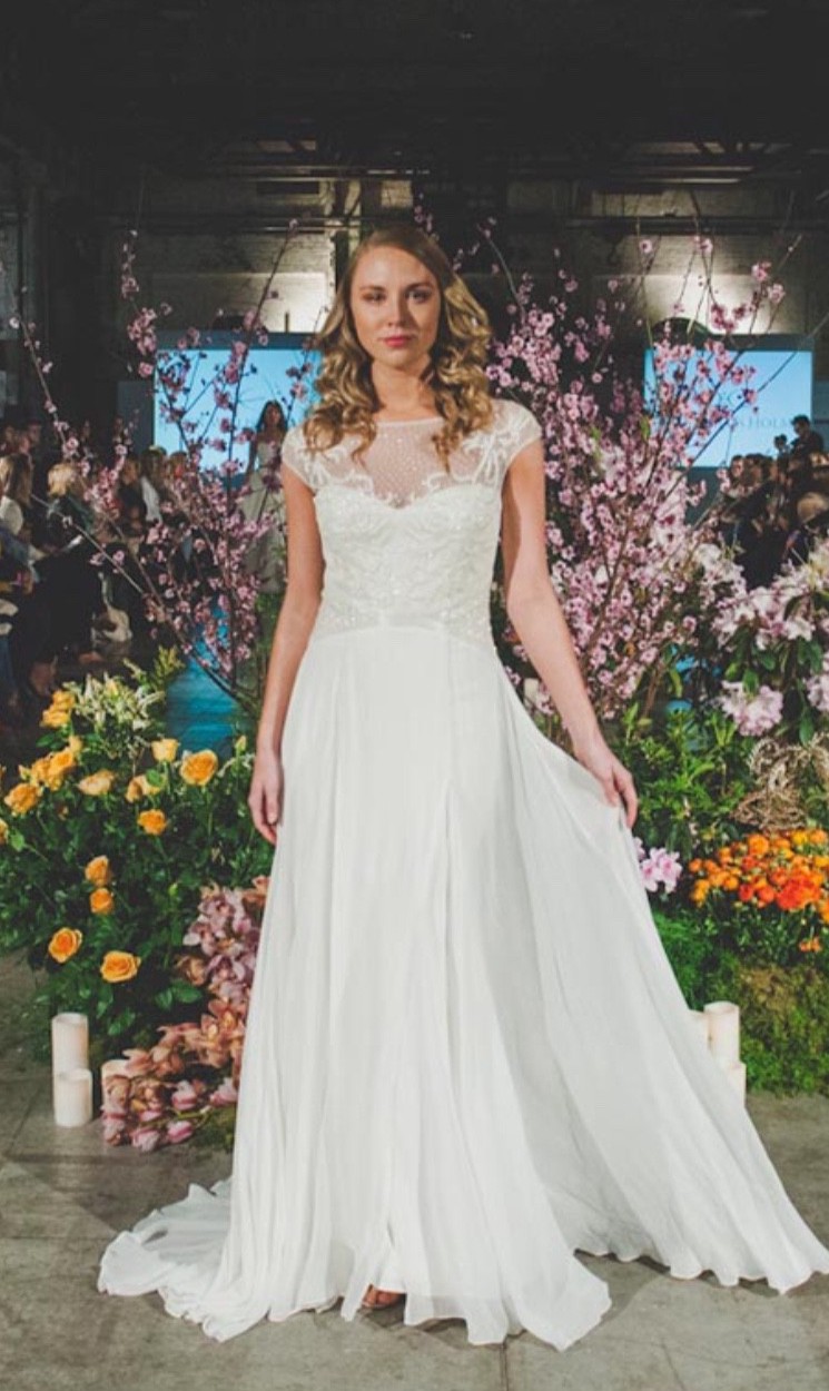 Karen Willis Holmes Jamie Gown Preloved Wedding Dress Save 75% - Stillwhite