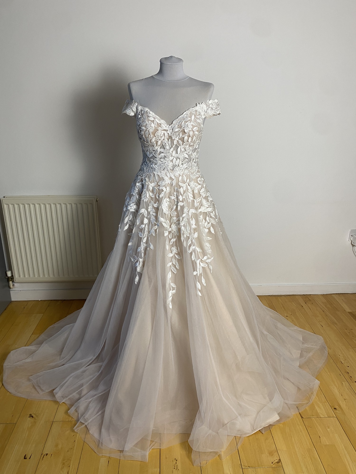 Stella York, 701222 New Wedding Dress Save 40% - Stillwhite