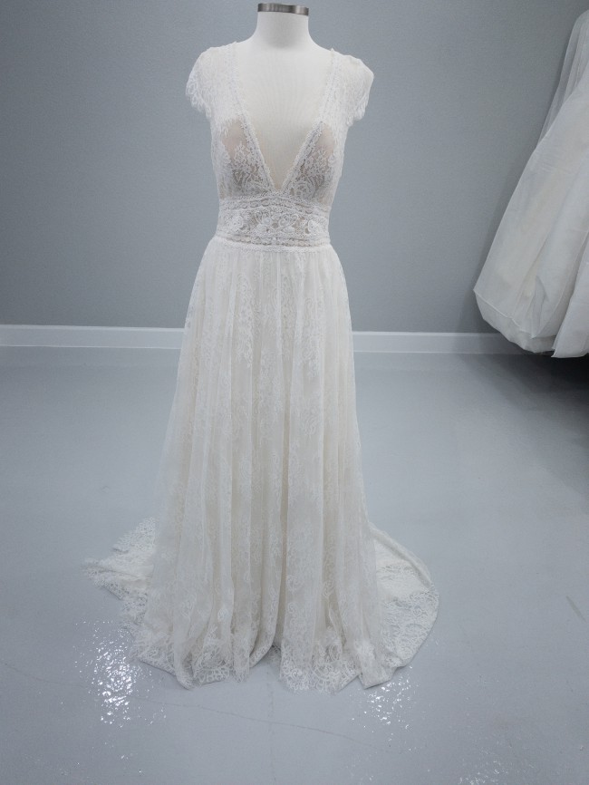 Blue By Enzoani Lillium Sample Wedding Dress Save 52% - Stillwhite