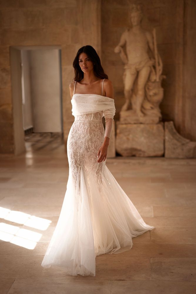 Milla Nova MARINE Sample Wedding Dress Save 35% - Stillwhite