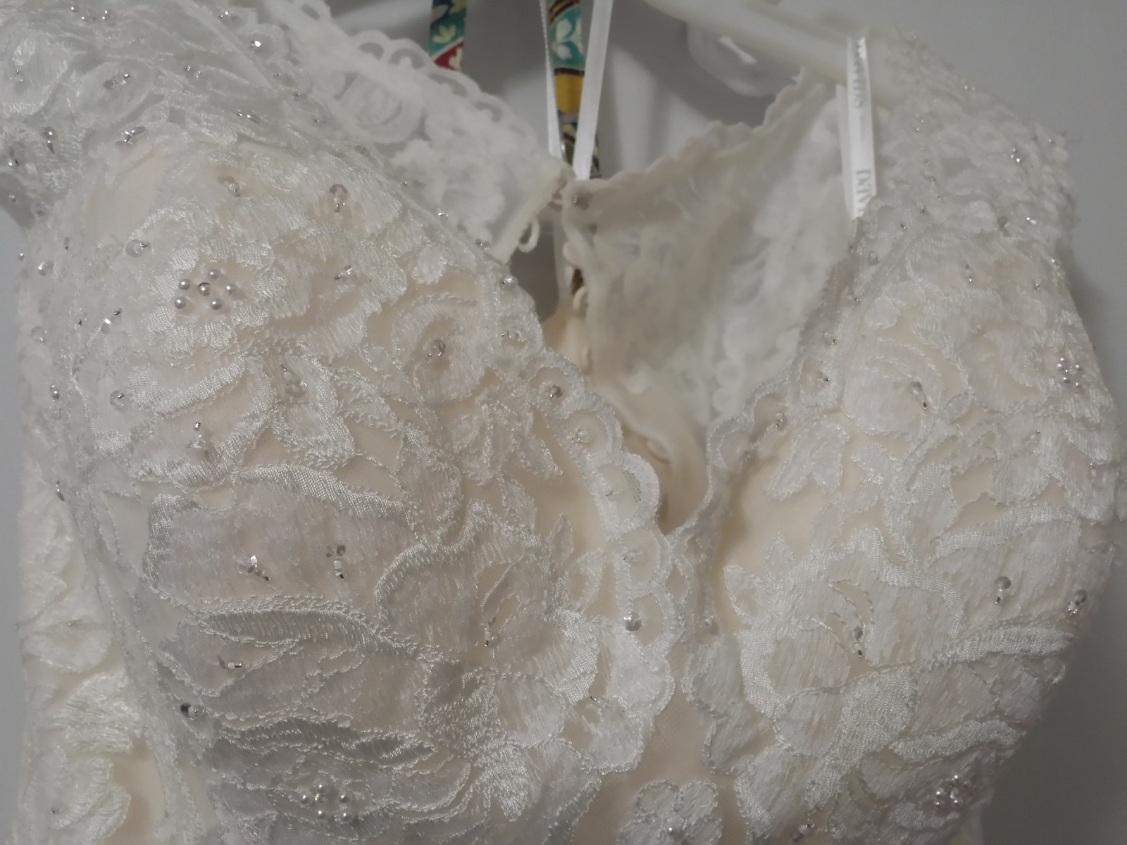 David's Bridal WG3850 Scalloped V Neck Lace and Tulle Wedding dre New  Wedding Dress Save 65% - Stillwhite
