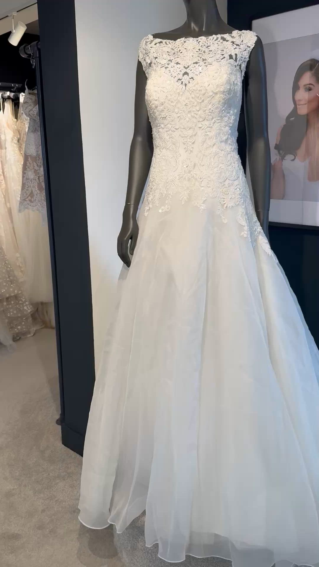 Justin Alexander Signature, 88020 Lace and Tulle Gown UK18