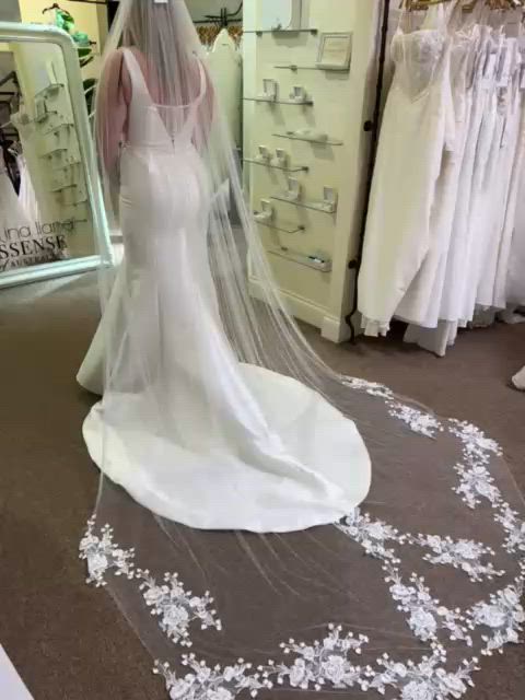 Pronovias, Iona