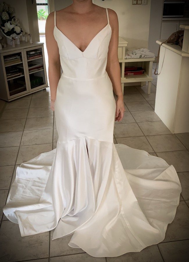 Karen Willis Holmes Jessie Catriona Sample Wedding Dress ...