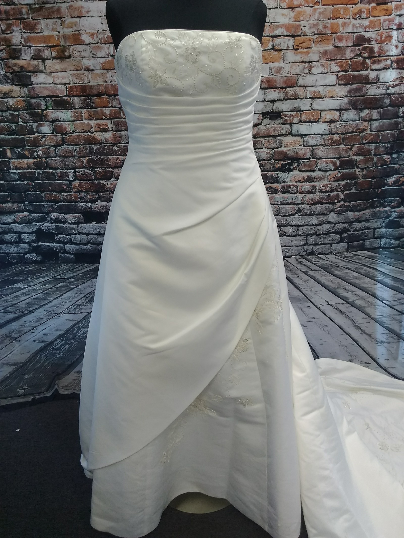 Forever Yours Sample Wedding Dress Save 53% - Stillwhite