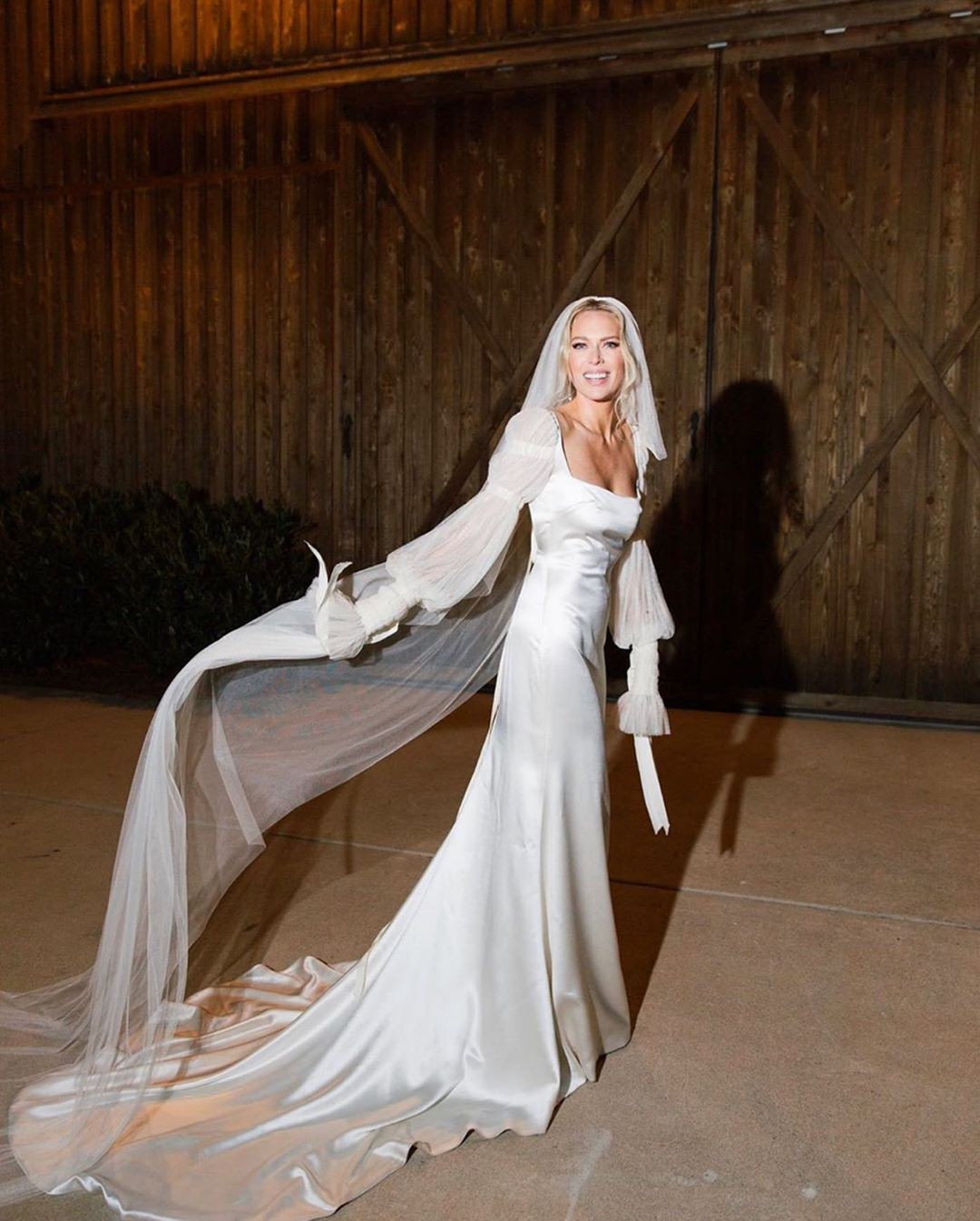 Danielle Frankel, Ruby New Wedding Dress Save 38% - Stillwhite