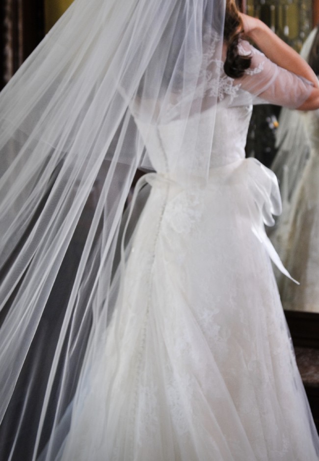 Vera Wang Esther Preowned Wedding Dress Save 48% - Stillwhite