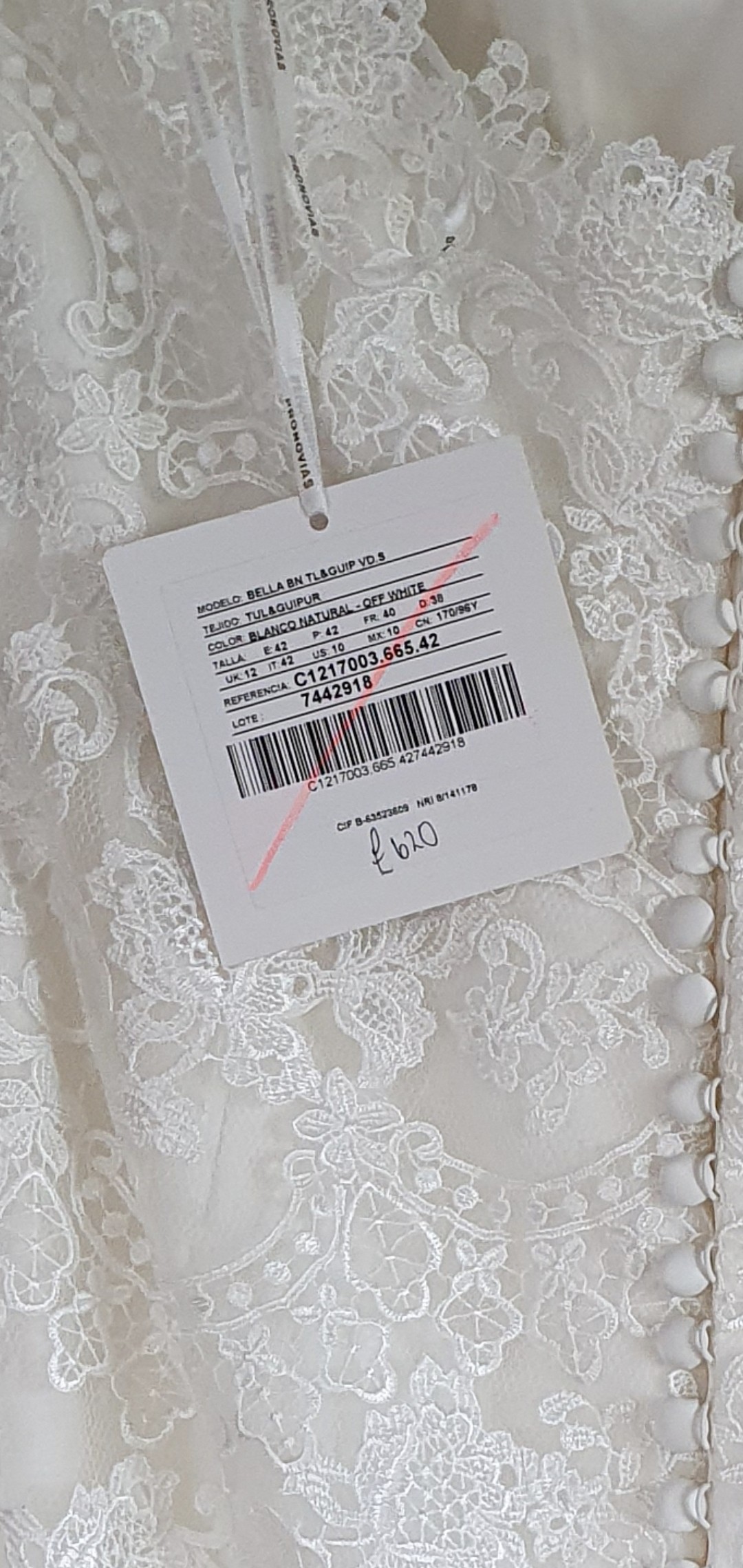 Pronovias Bella Sample Wedding Dress - Stillwhite