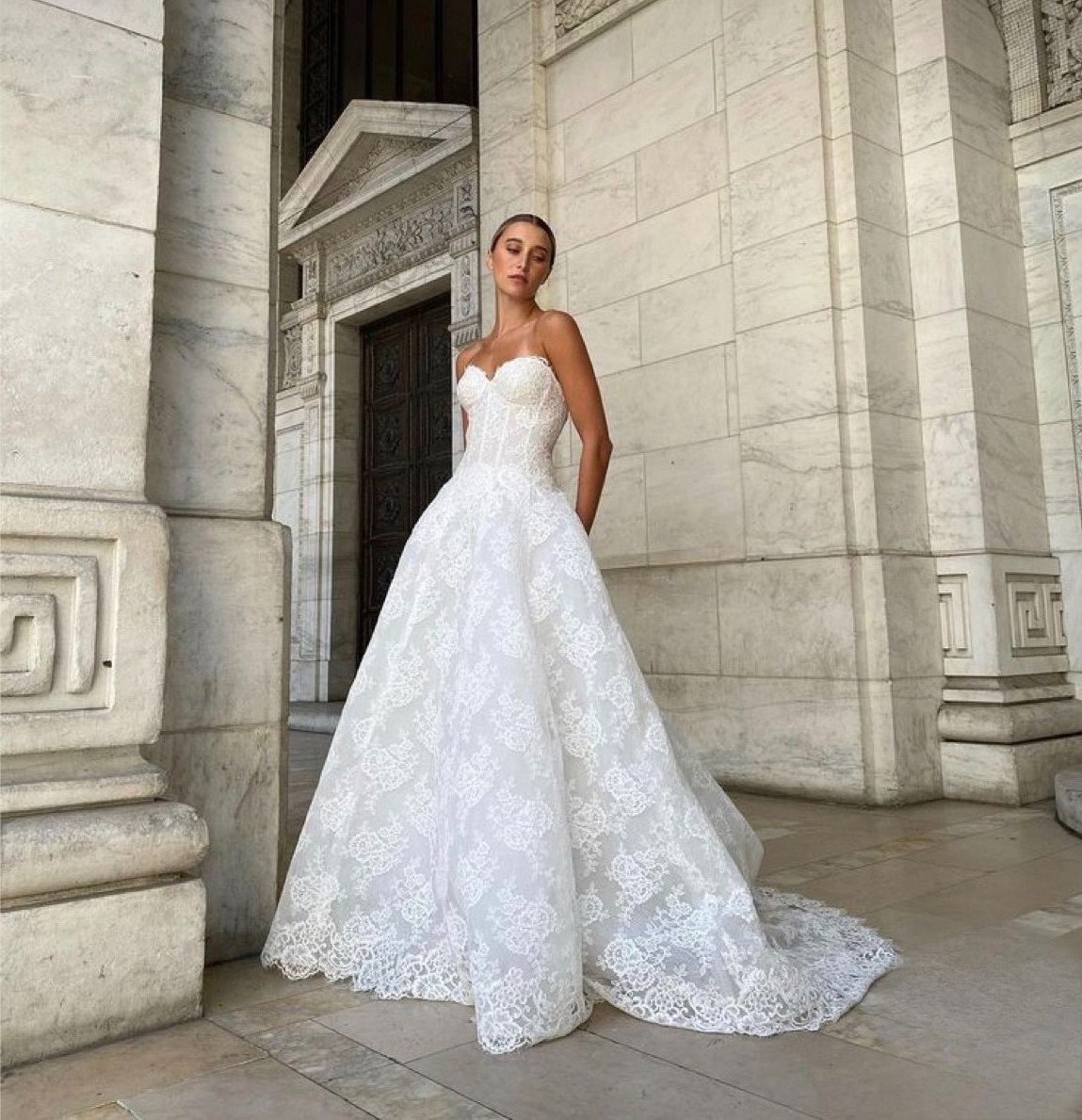 Monique Lhuillier Fleur de Lis Wedding Dress Save 36% - Stillwhite