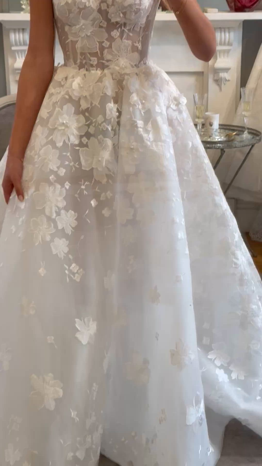 Pallas Couture, Oriana