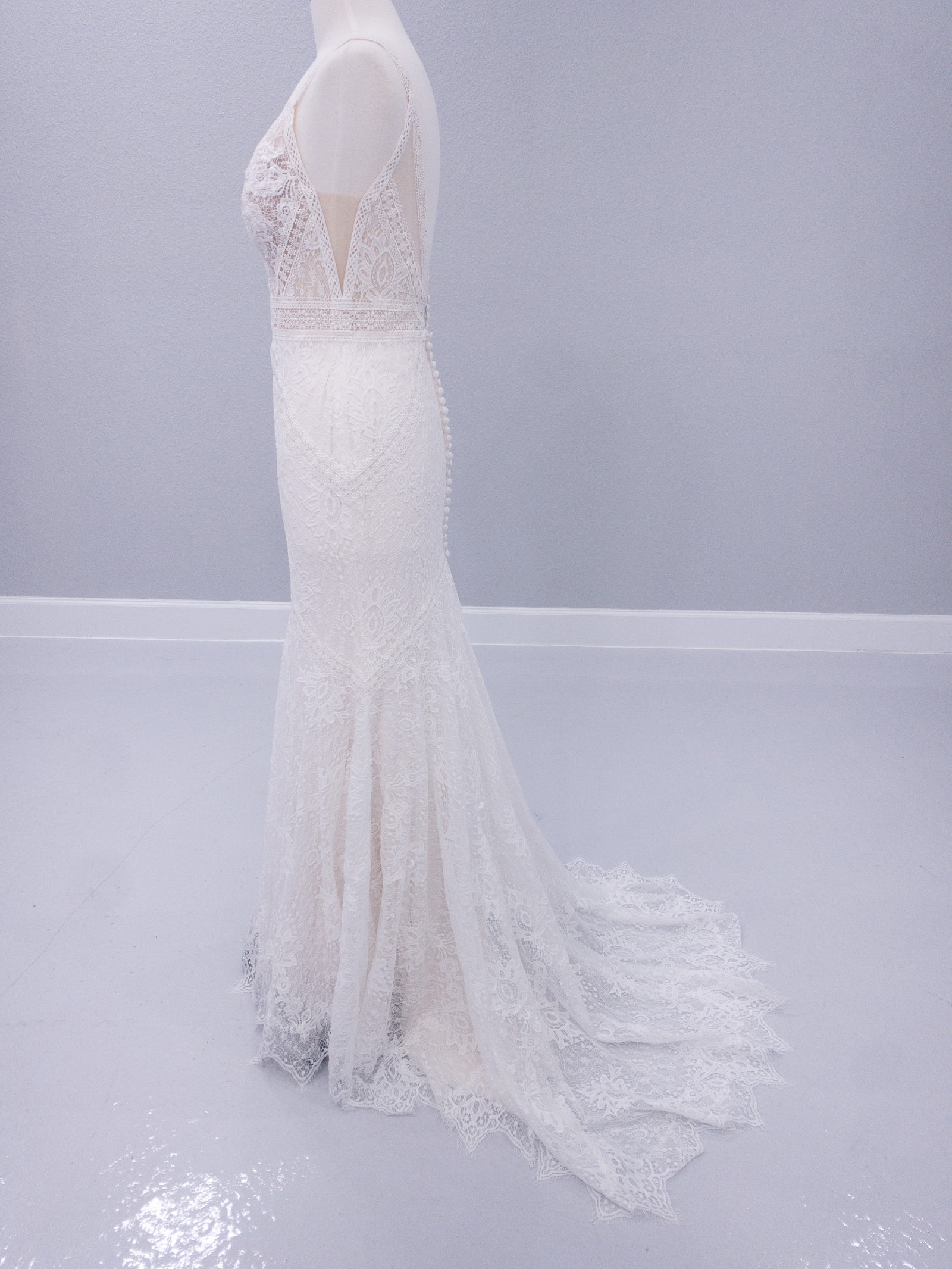 Lillian West 66136 Sample Wedding Dress Save 32% - Stillwhite