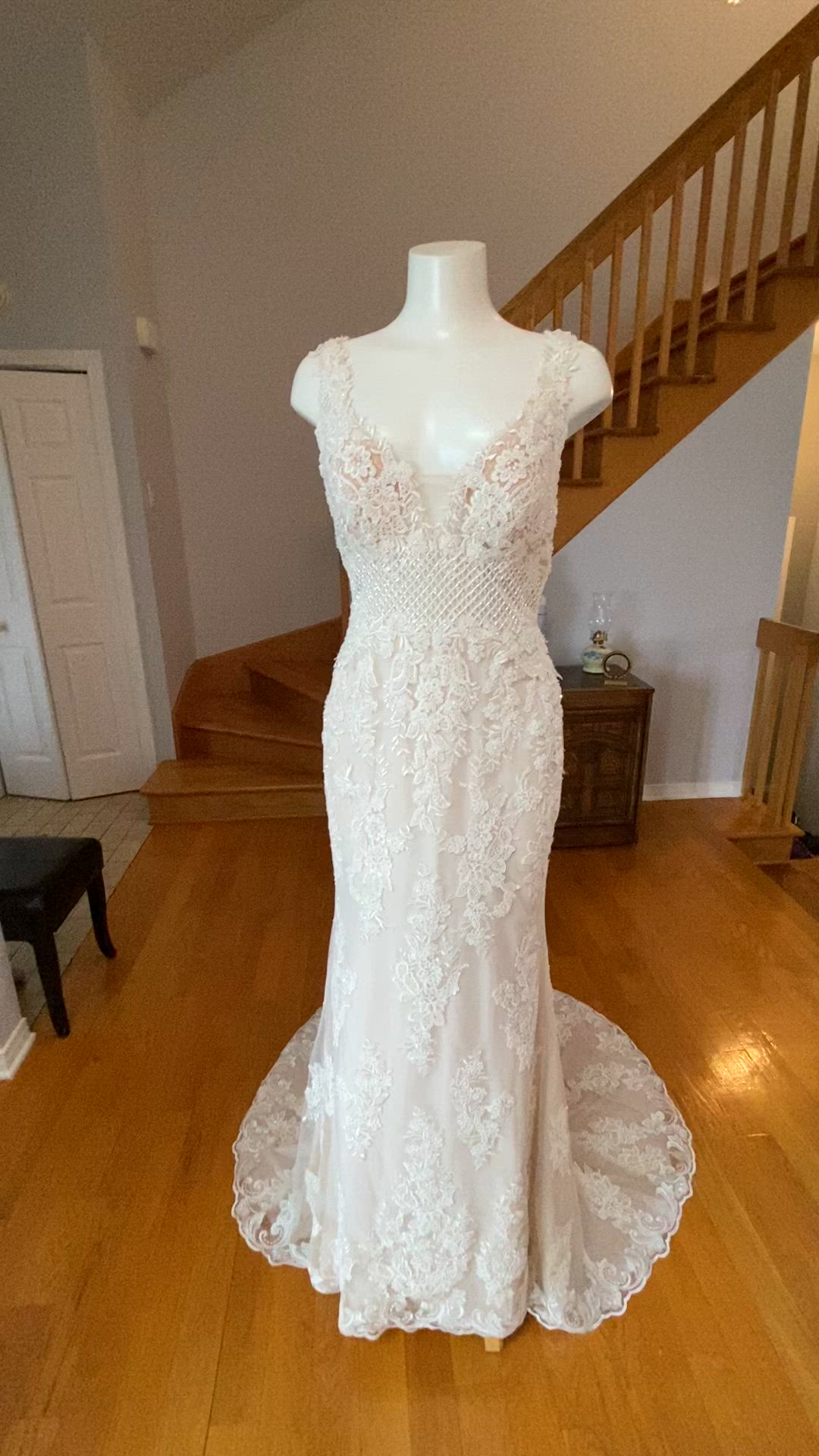 Pronovias Privee, FRANCA 400146 sample sale overskirt available