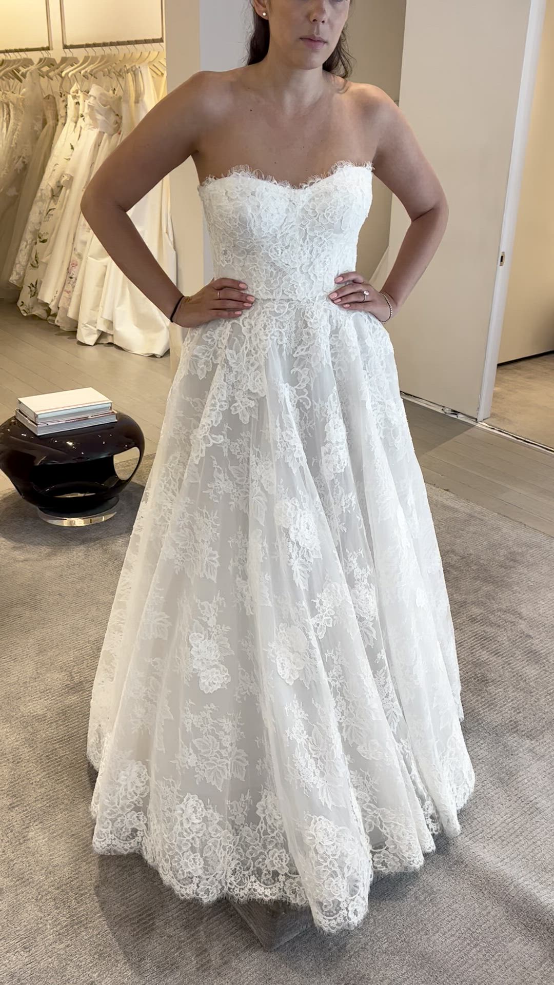 Monique Lhuillier, Kate