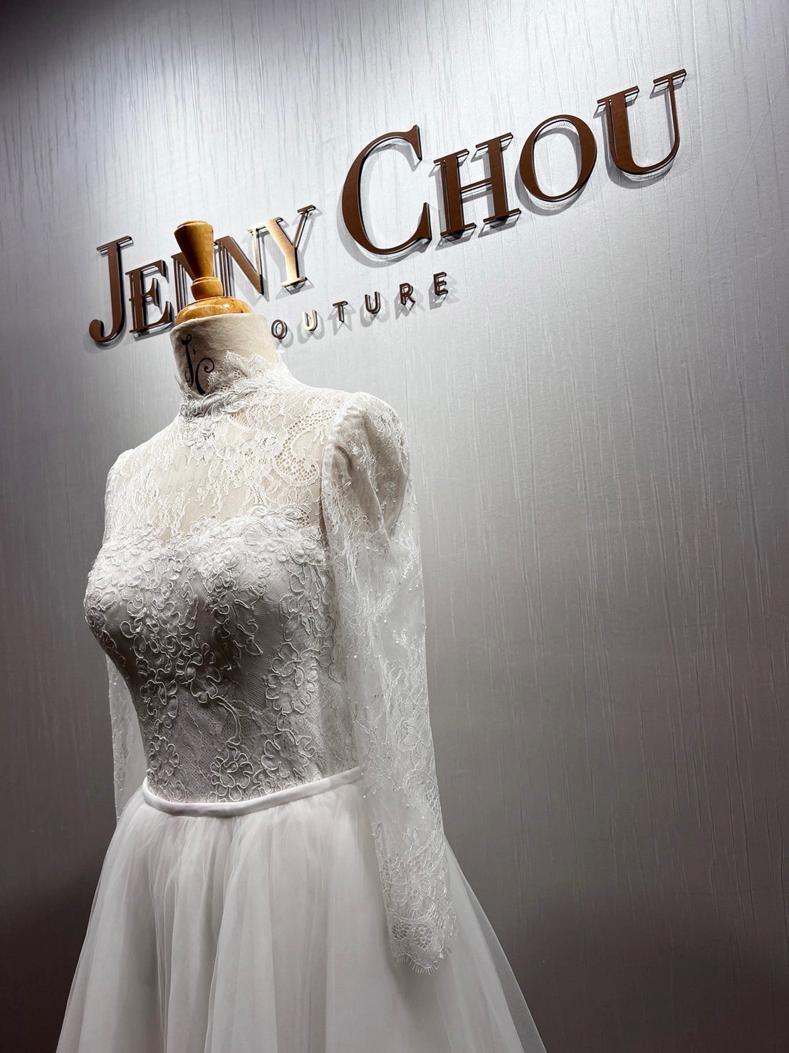Jenny Chou 2-Way Wedding Gown New Wedding Dress Save 33% - Stillwhite