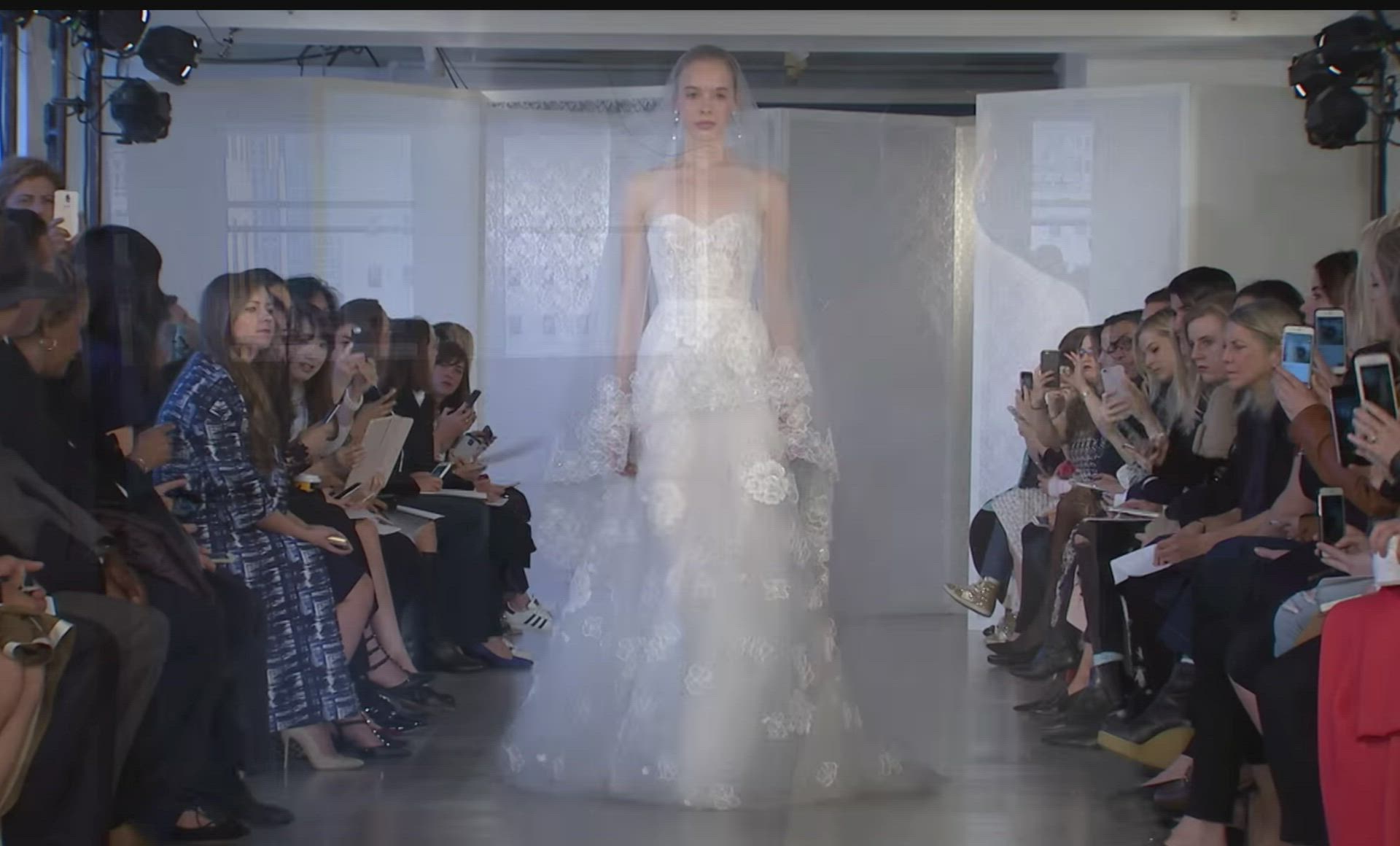 Oscar de la Renta, GRACE, 88E08